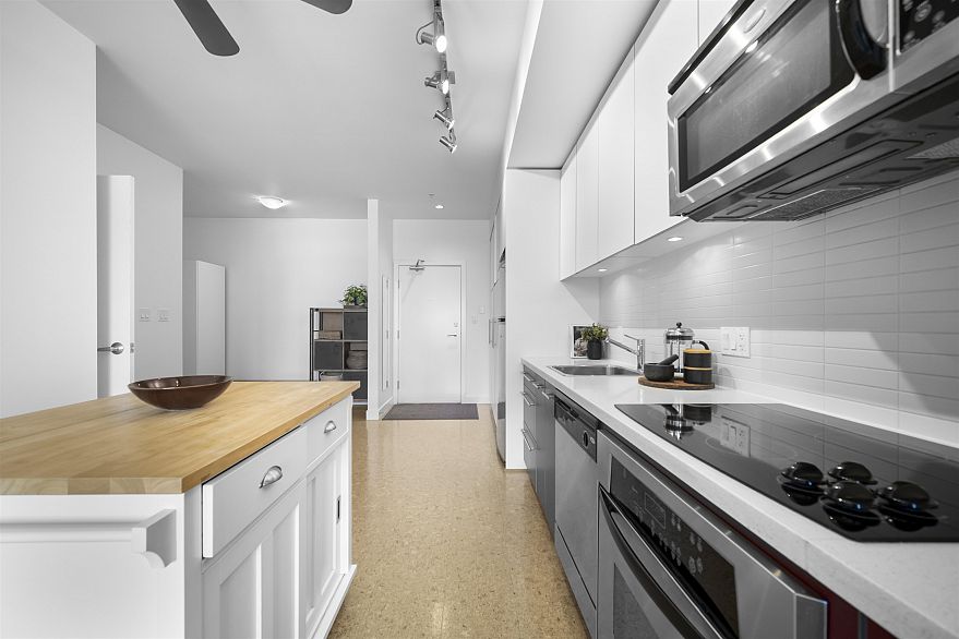 402 2828 Main Street