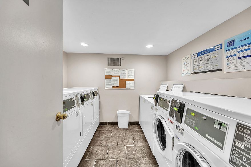 209 1655 Nelson Street