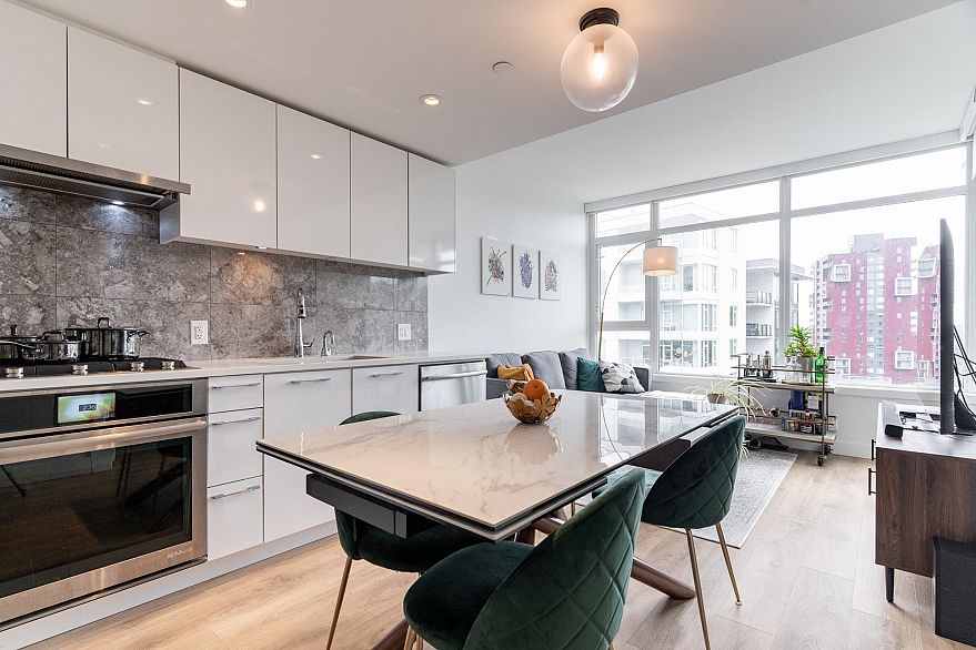 1908 8538 River District Crossing