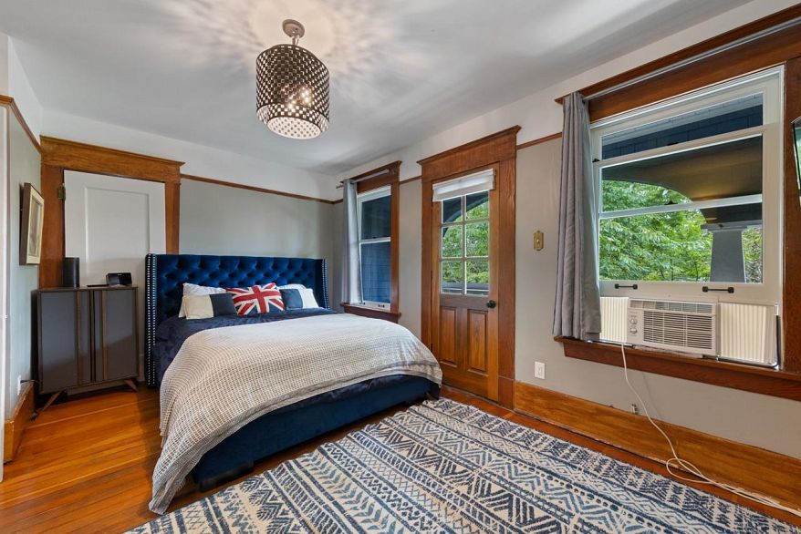 2220 Stephens Street