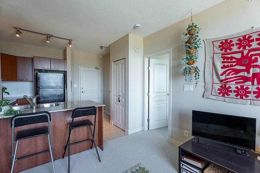 1506 4028 Knight Street