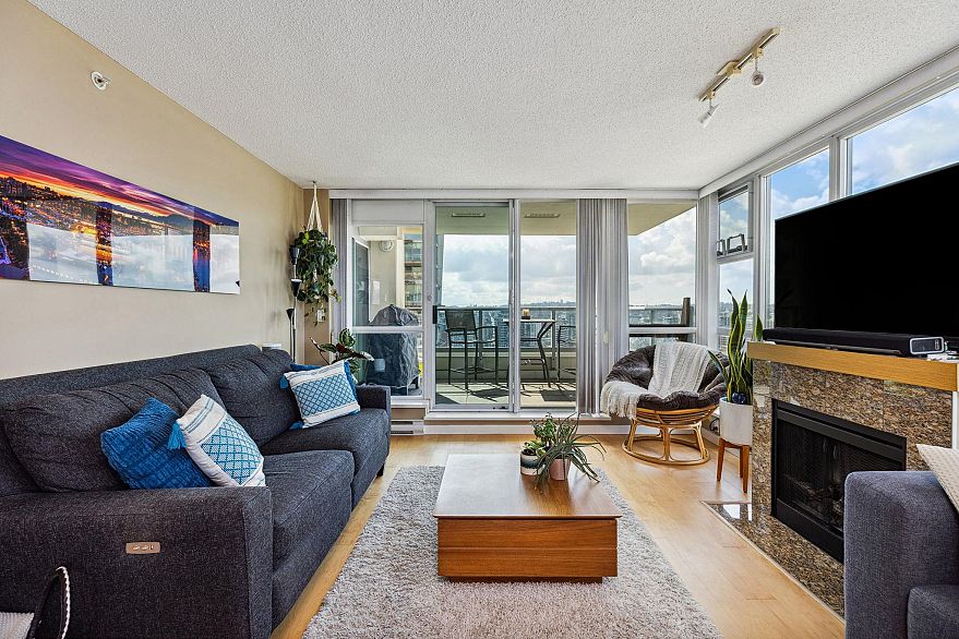 2102 125 Milross Avenue