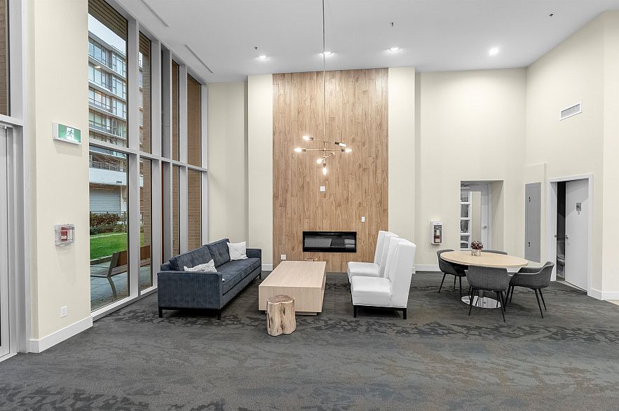 309 2565 Maple Street