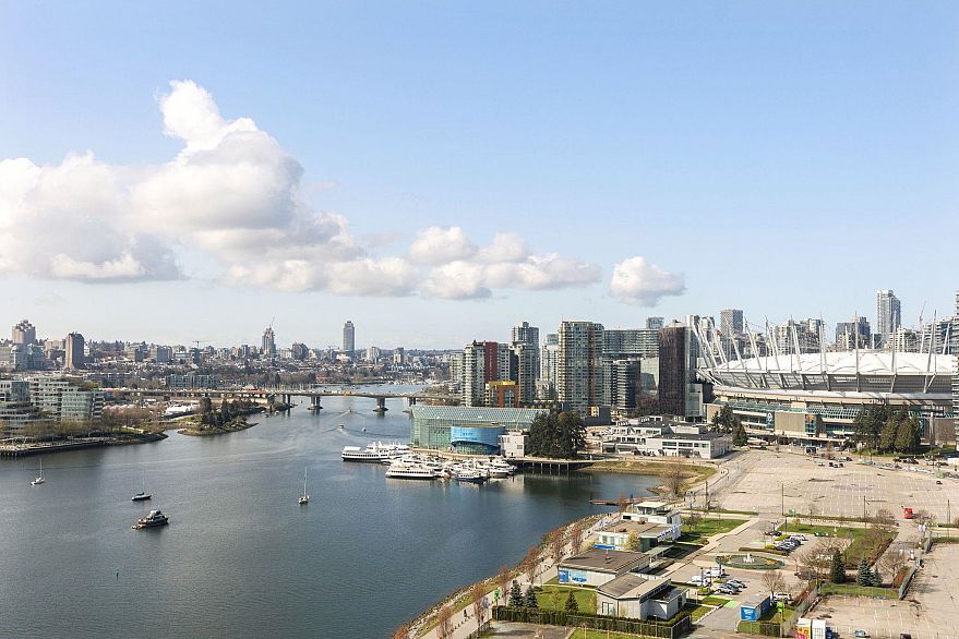 2102 125 Milross Avenue