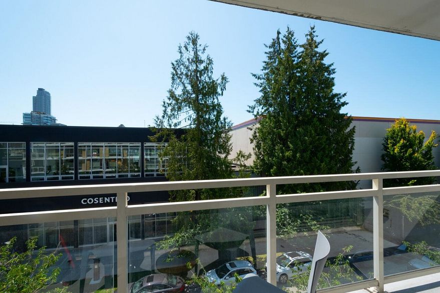 408 1635 W 3rd Avenue