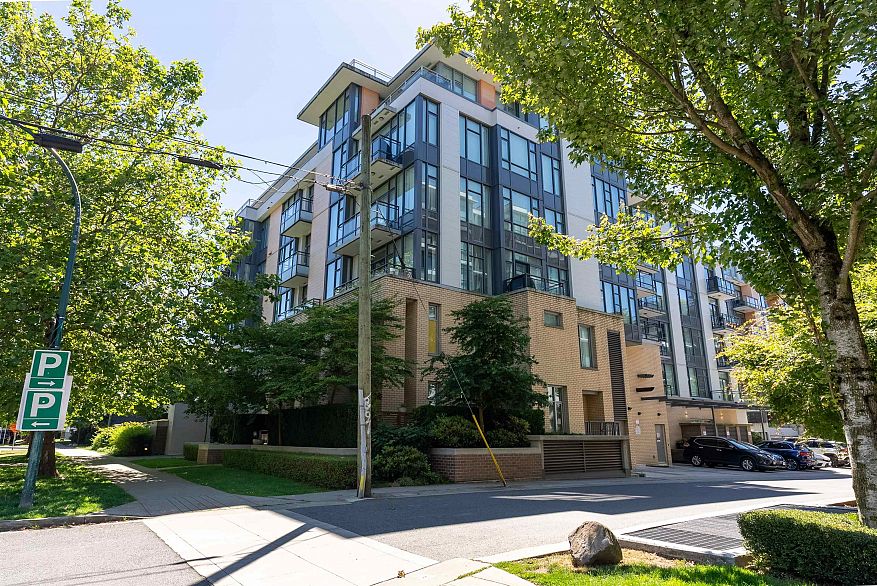 309 2565 Maple Street