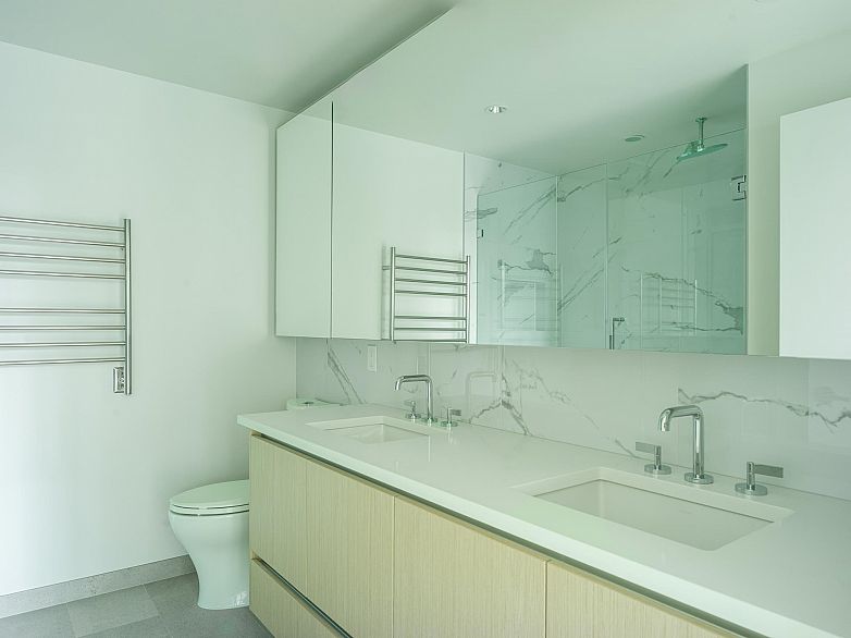 401 3636 W 39th Avenue