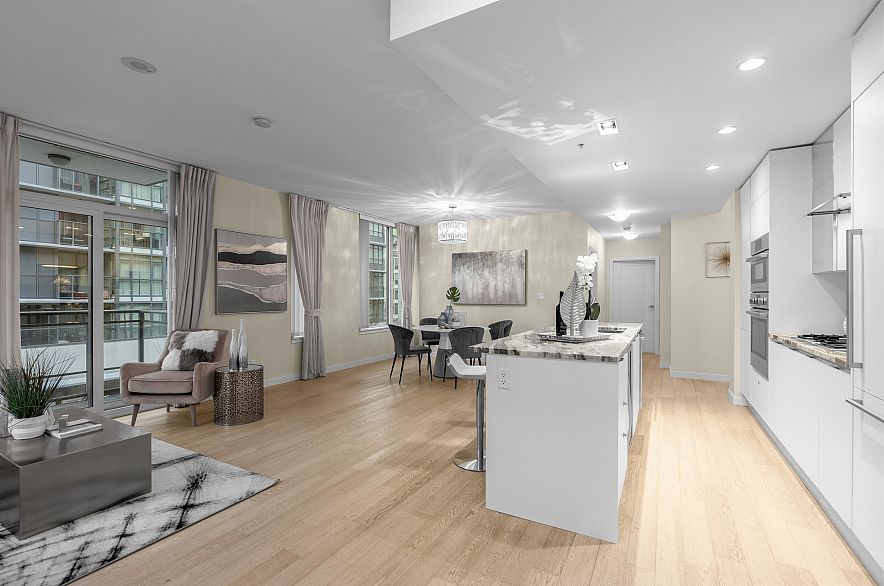 309 2565 Maple Street