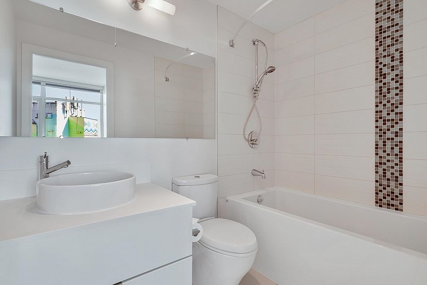 903 2788 Prince Edward Street