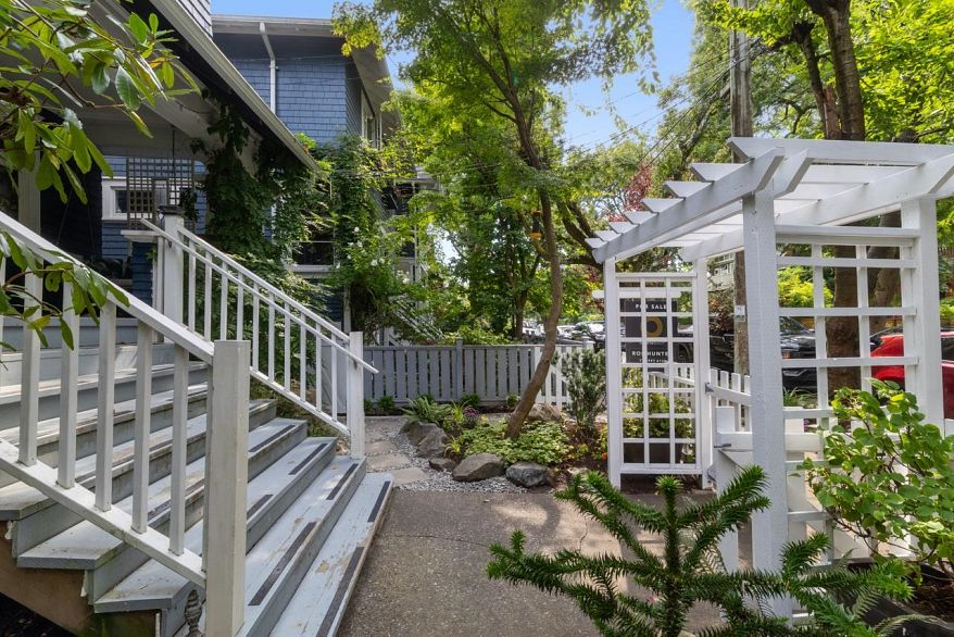 2220 Stephens Street