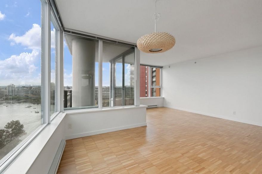 1902 33 Smithe Street