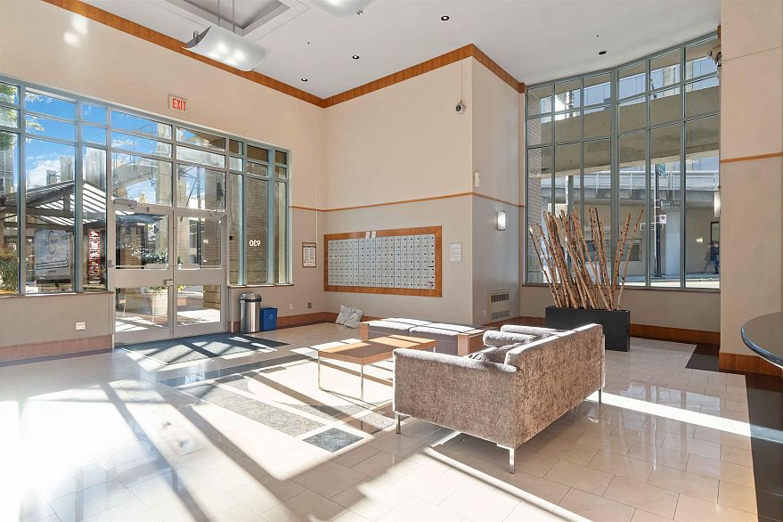 1303 930 Cambie Street