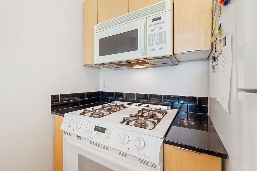 3103 1239 W Georgia Street