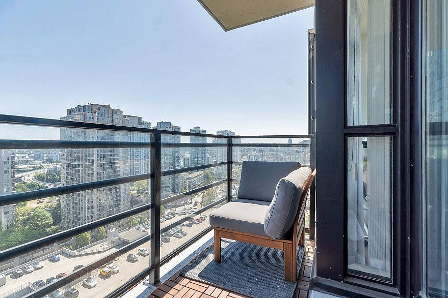 2003 909 Mainland Street