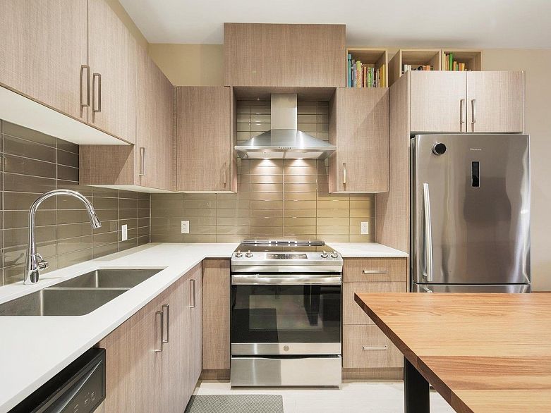 PH5 2889 E 1st Avenue