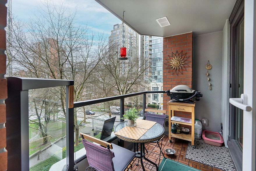 303 1488 Hornby Street