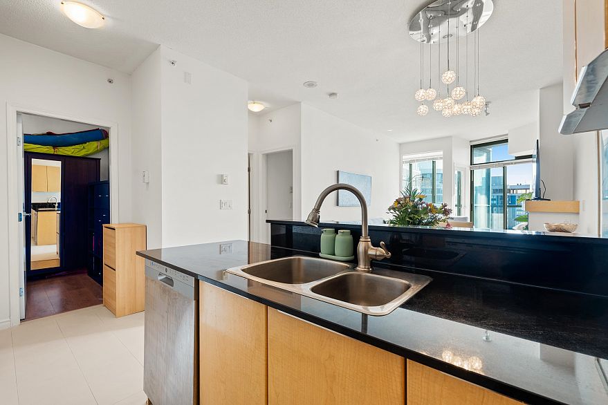 3103 1239 W Georgia Street