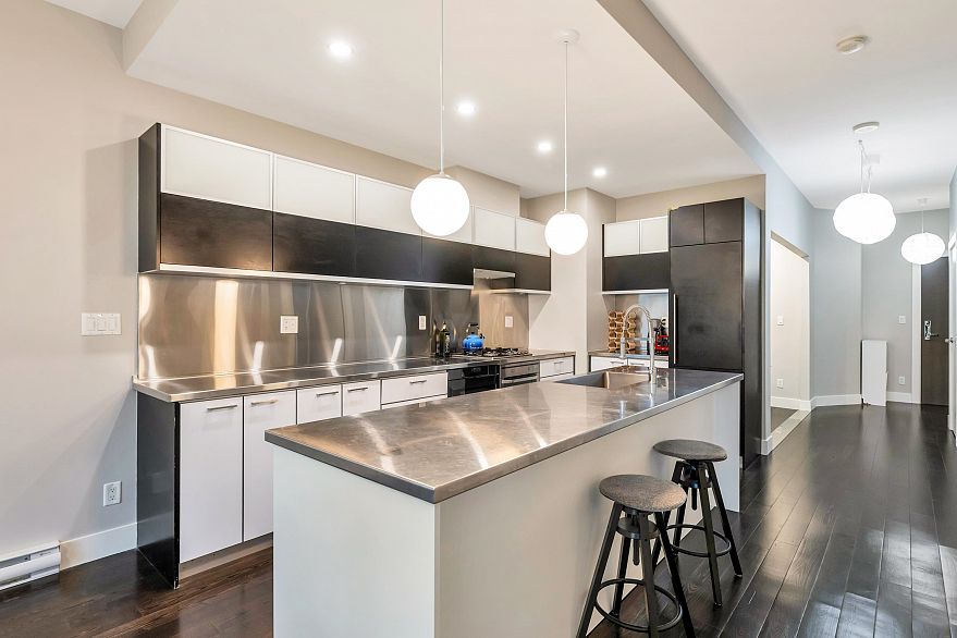 305 535 Smithe Street