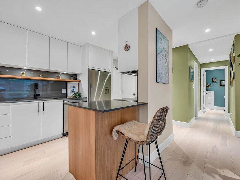 102 334 E 5th Avenue