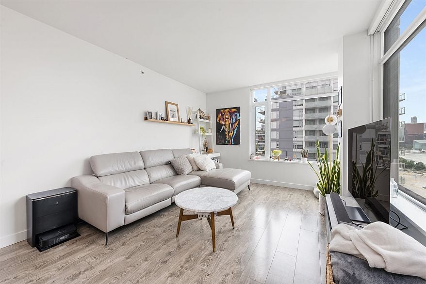 1103 110 Switchmen Street