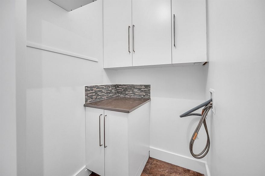 209 1655 Nelson Street