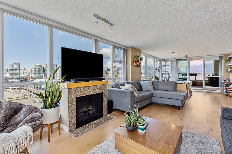 2102 125 Milross Avenue