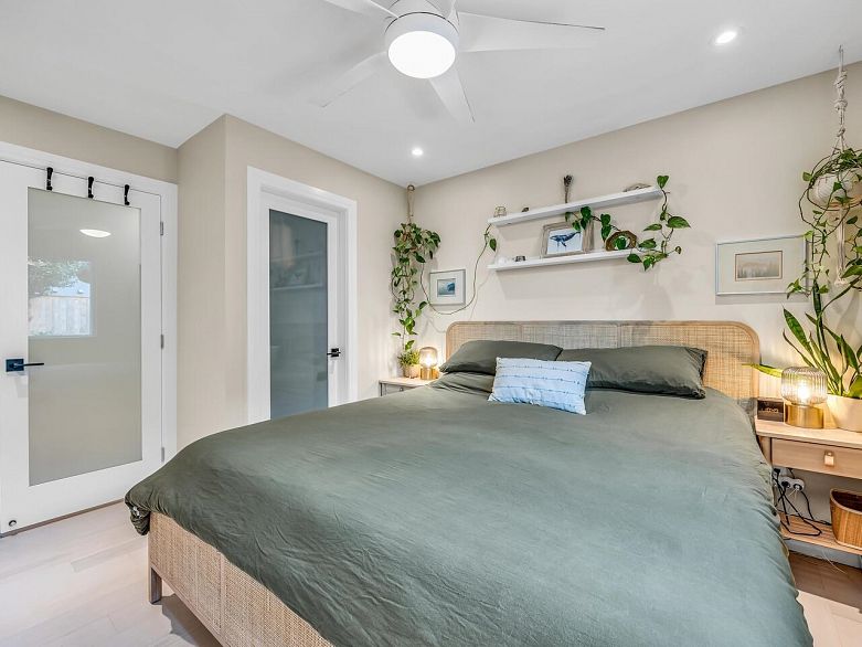 102 334 E 5th Avenue