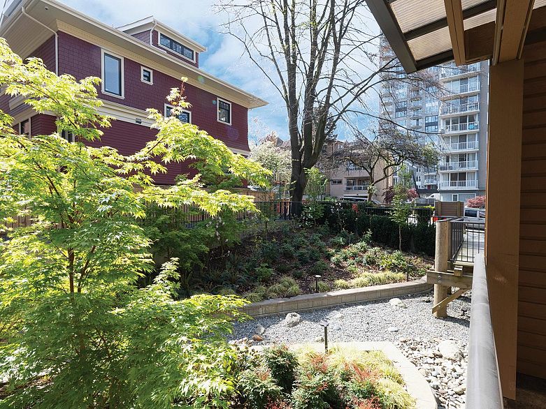 302 1435 Nelson Street