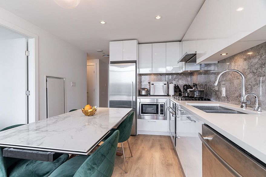 1908 8538 River District Crossing