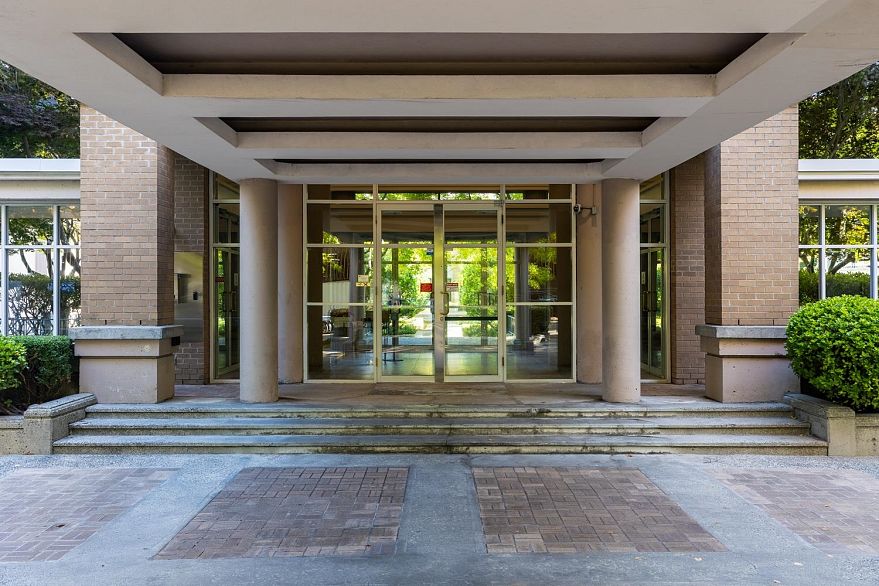 1302 2668 Ash Street