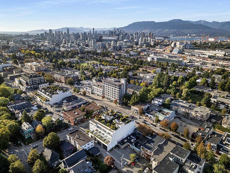 406 2508 Fraser Street