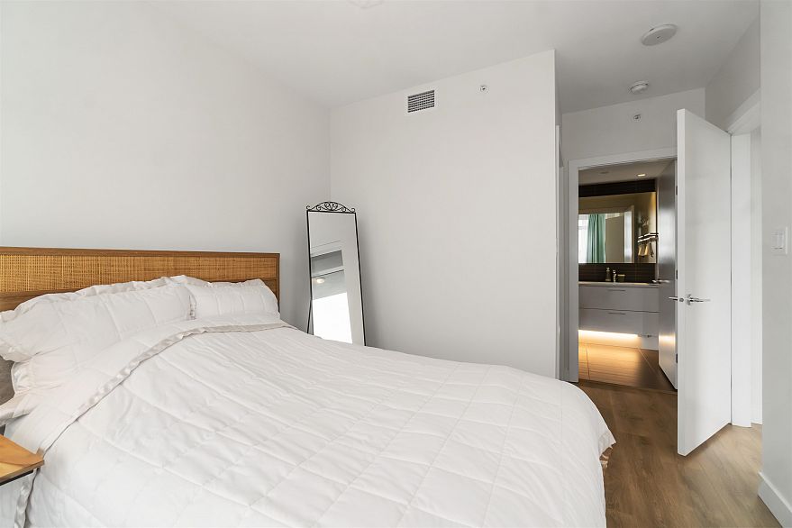 1502 8538 River District Crossing