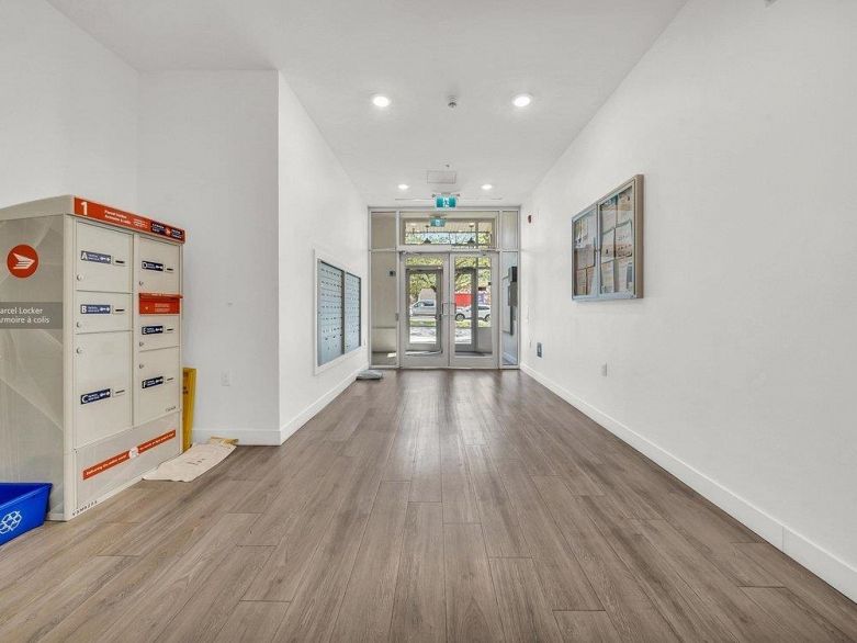 PH5 2889 E 1st Avenue