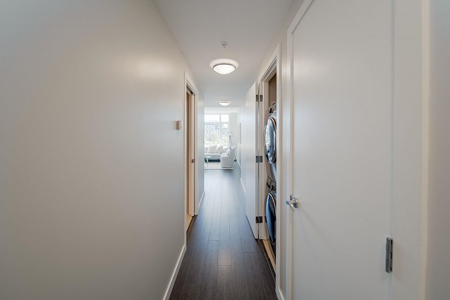 902 138 W 1st Avenue