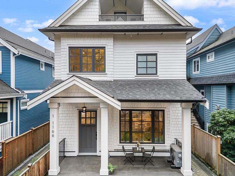 1 1166 E 11th Avenue