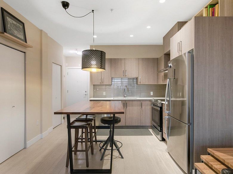 PH5 2889 E 1st Avenue