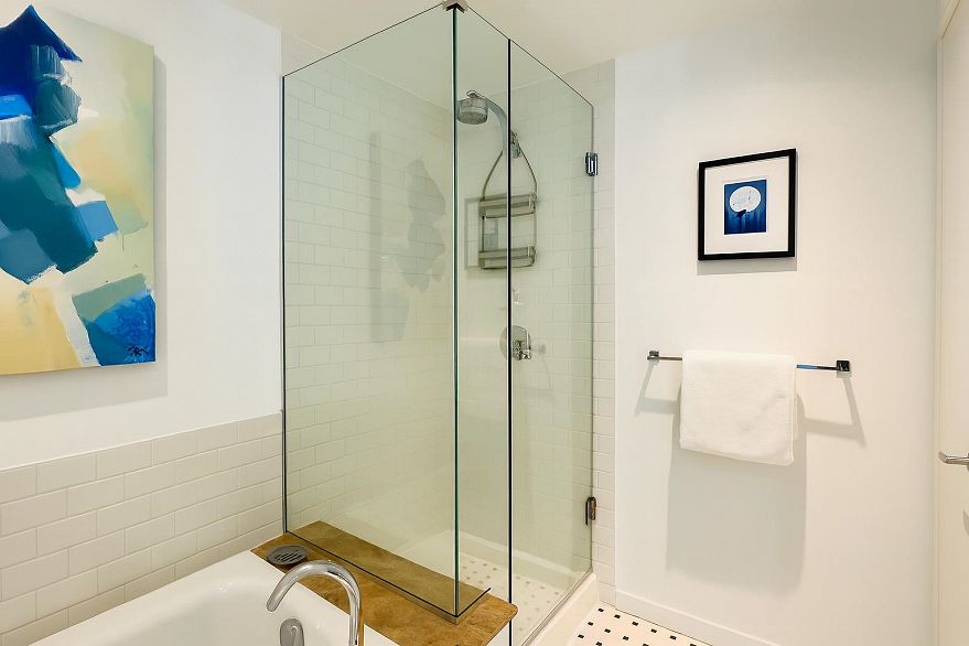 1605 821 Cambie Street