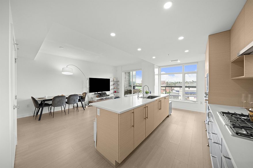 301 8888 Osler Street