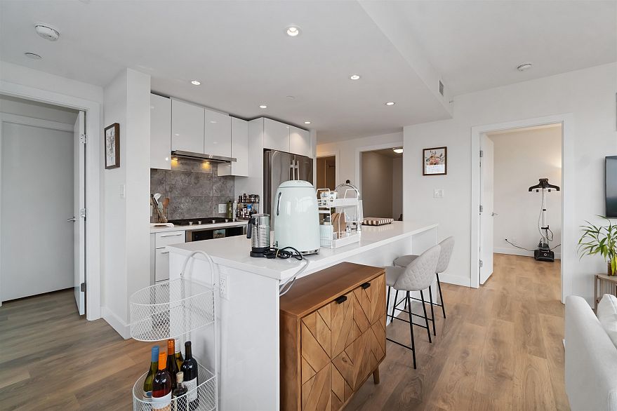 1502 8538 River District Crossing