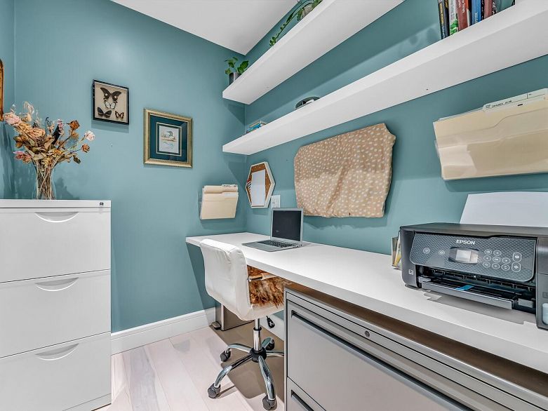 102 334 E 5th Avenue