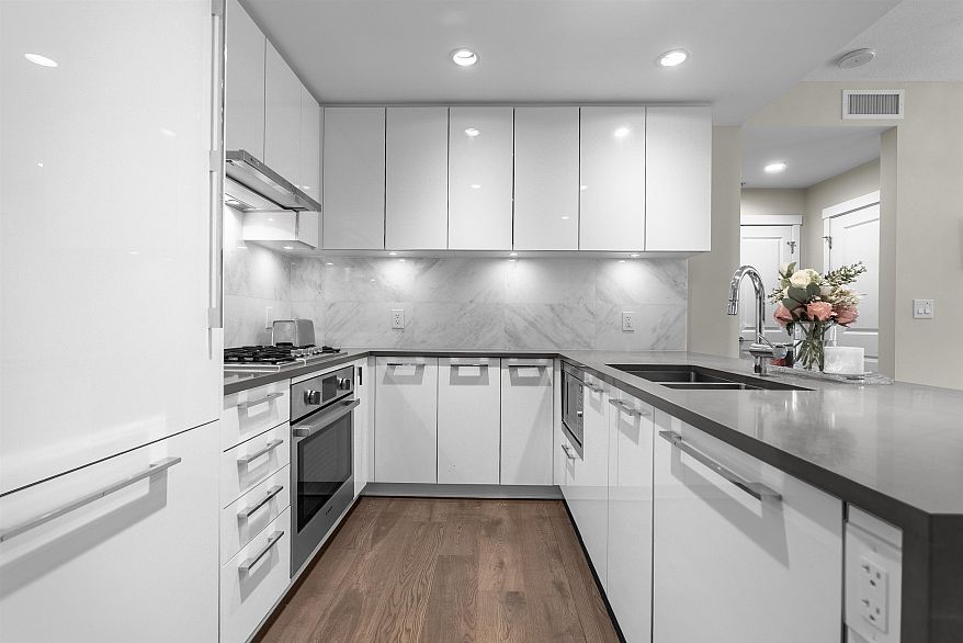 101 3487 Binning Road