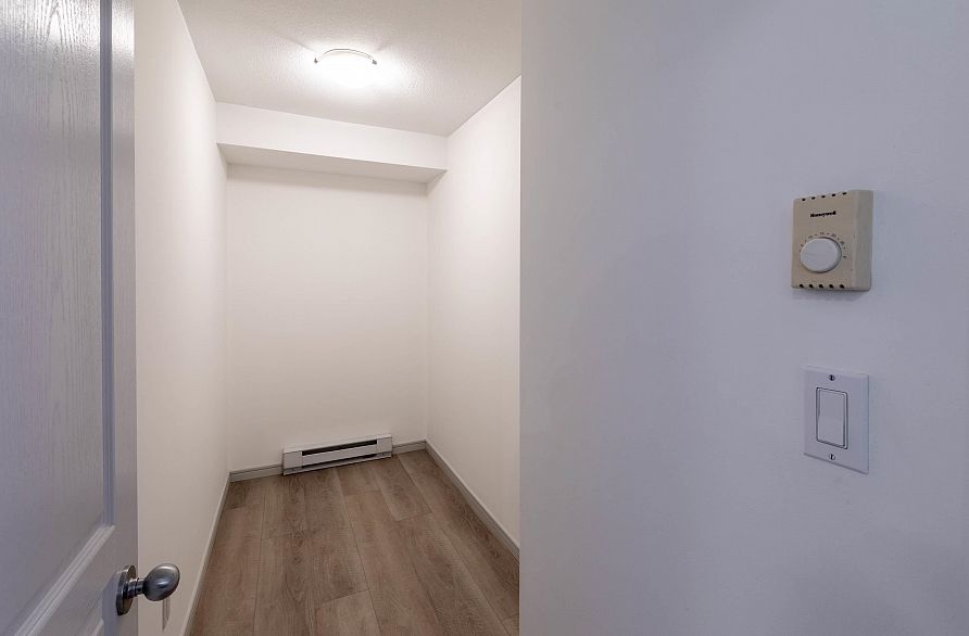 215 3727 W 10th Avenue