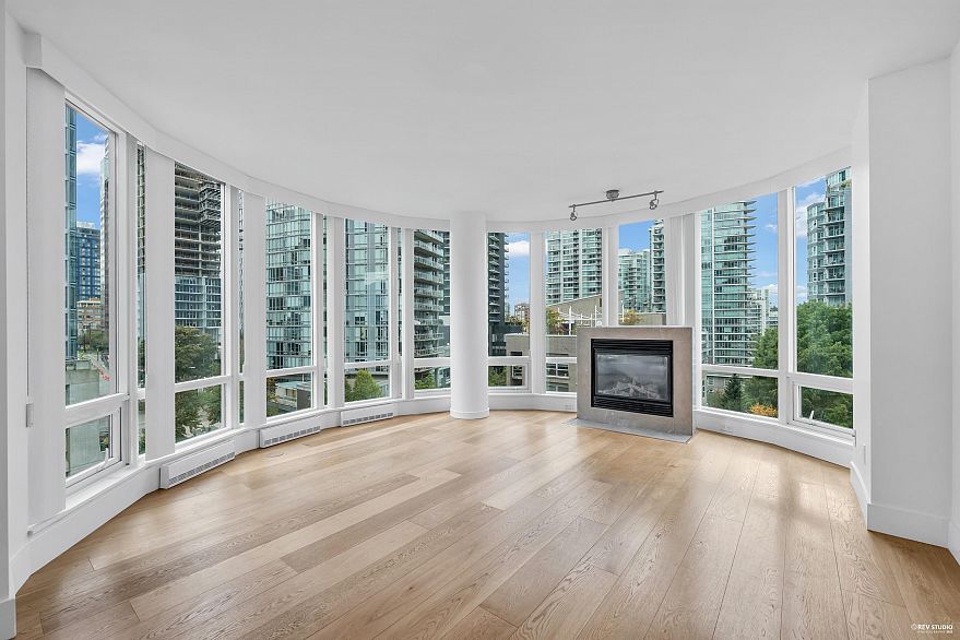 806 590 Nicola Street