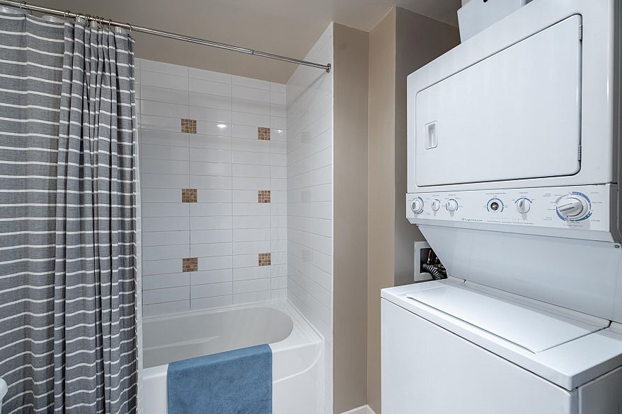 1506 4028 Knight Street