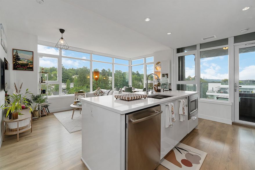 1502 8538 River District Crossing