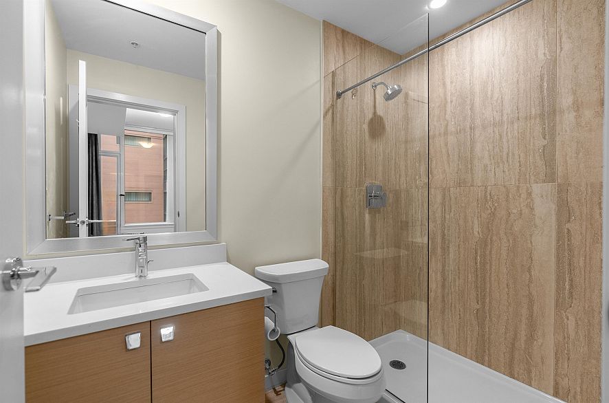 309 2565 Maple Street