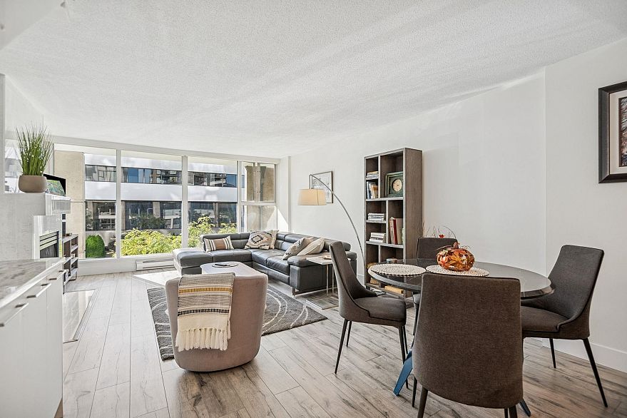 205 1633 W 8th Avenue