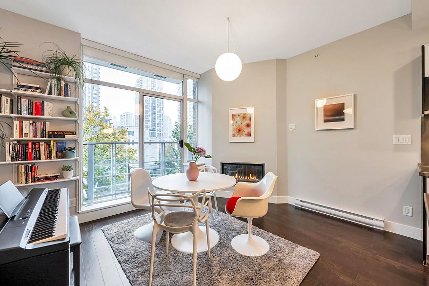 305 535 Smithe Street