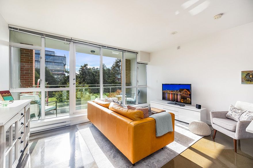 318 221 Union Street