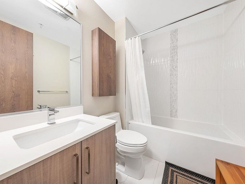 PH5 2889 E 1st Avenue